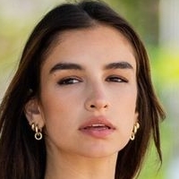 Alexandra Nicole Desnuda
