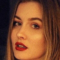 Amelia Perrin Desnuda