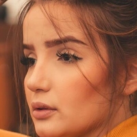 Anna Livya Desnuda