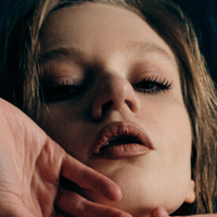 Annie Kinshova Desnuda