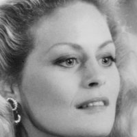 Beverly D'Angelo Desnuda