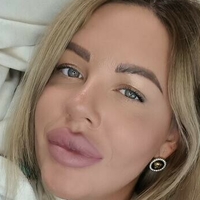 Bianca Starz Desnuda