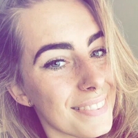 Blondinbelka Desnuda