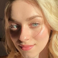 Camille Dhont Desnuda