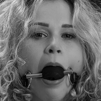 Helenas Luminance Desnuda