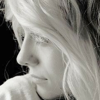 Jezz Von Sperling Desnuda