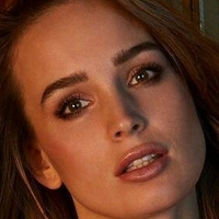 Julia Rӧmmelt Desnuda