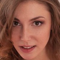 Karen Brunette Desnuda