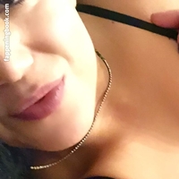Kyra Mogwai Batara Desnuda