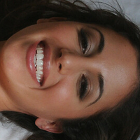 Lareyna Lazakov Desnuda