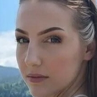 Larissa Perdacher Desnuda