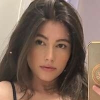 Melek Azad Desnuda
