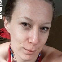 neojen Desnuda