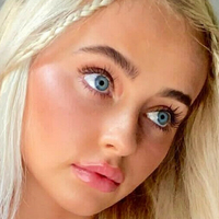 Olivia Mazukina Desnuda