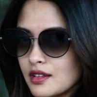 Riya Sen Desnuda