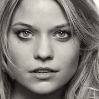 Sabine Fischer Desnuda