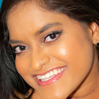 Sam Singh Desnuda