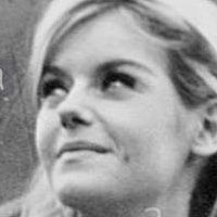 Sharon Farrell Desnuda