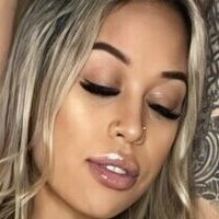 Silicone Babe Desnuda