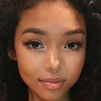 Stephanie Hikaru Desnuda