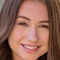 Taylor Sands Desnuda