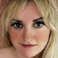 val_next_door Desnuda