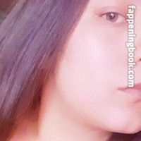 Val Pigtails Desnuda