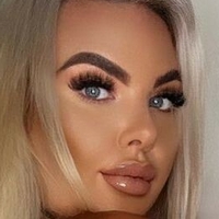 Victoria Lily Sinclair Desnuda