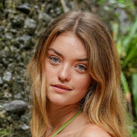 Willow Hand Desnuda